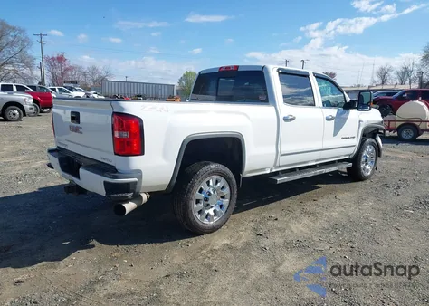 2015 GMC Sierra 2500Hd Denali z USA, uszkodzony, nr VIN 1GT120E85FF641373